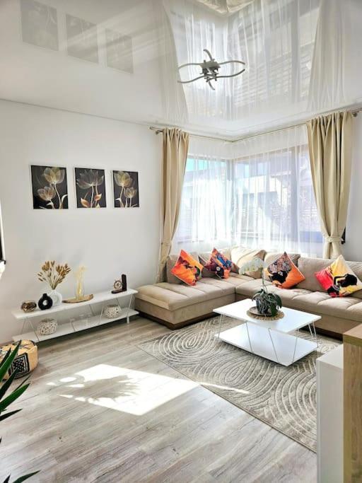 Cozy Sorada 1 Apartment Bragadiru Exteriör bild